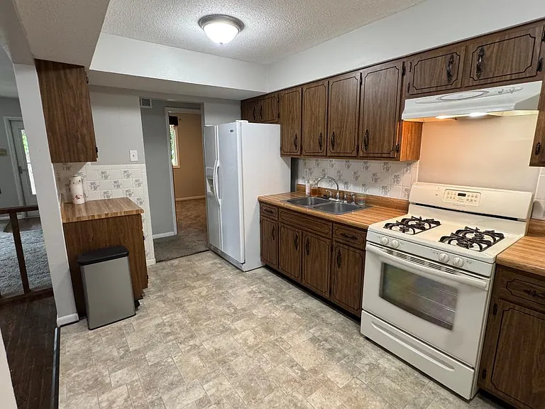 20 Rodrick Dr — Photo 8