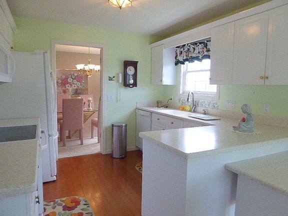 5th image of 3214 Lake Ridge Dr