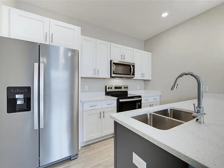 804 Colville Dr — Photo 14