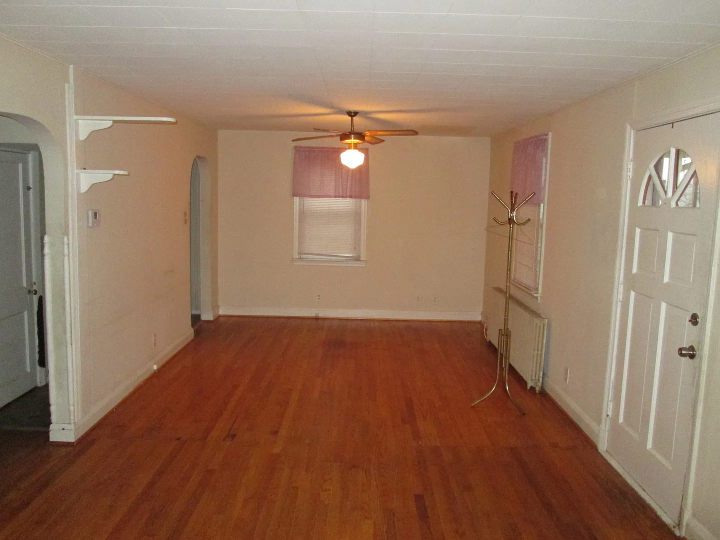 Charming Three-Bedroom Cape Cod-Style Dundalk Home w/ Porch! — Photo 4