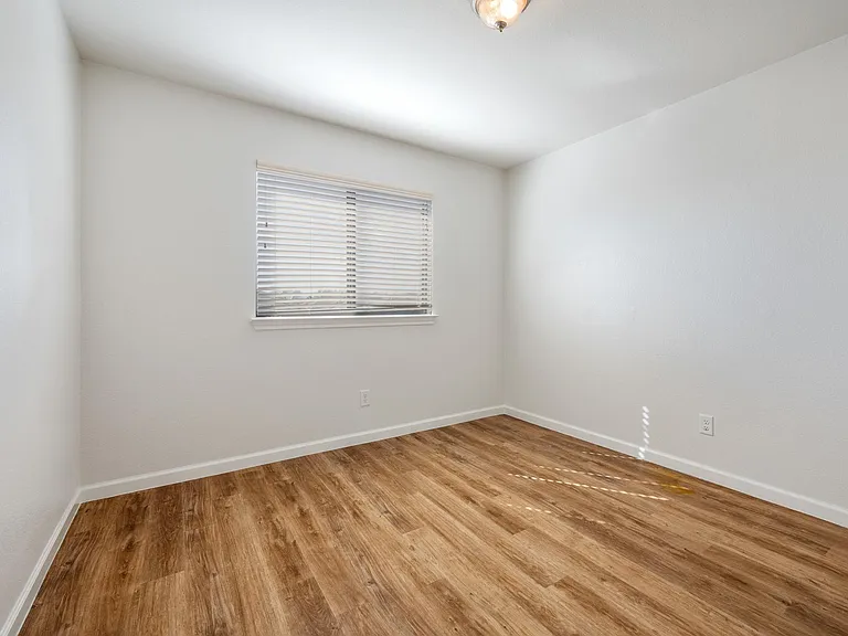 826 Hazels Way — Photo 21