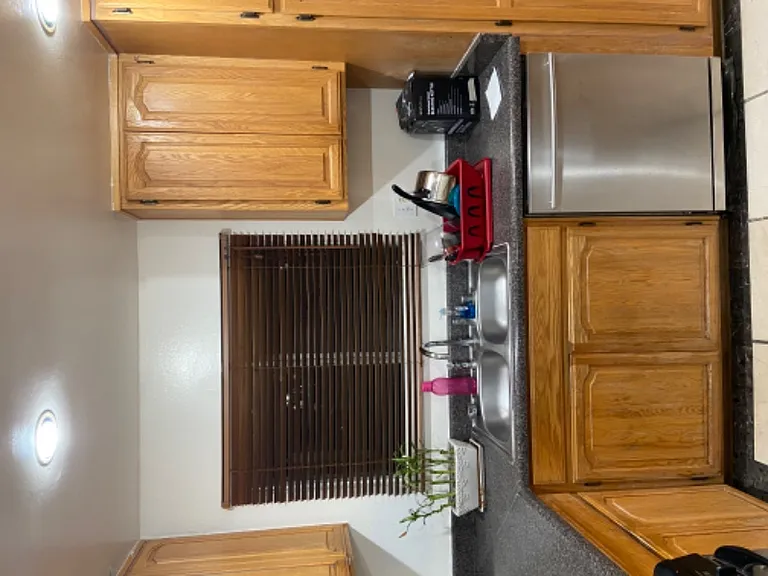 10331 Lindley Ave — Photo 3