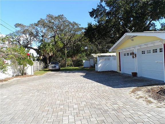 2nd image of 1501 Oakadia Dr E