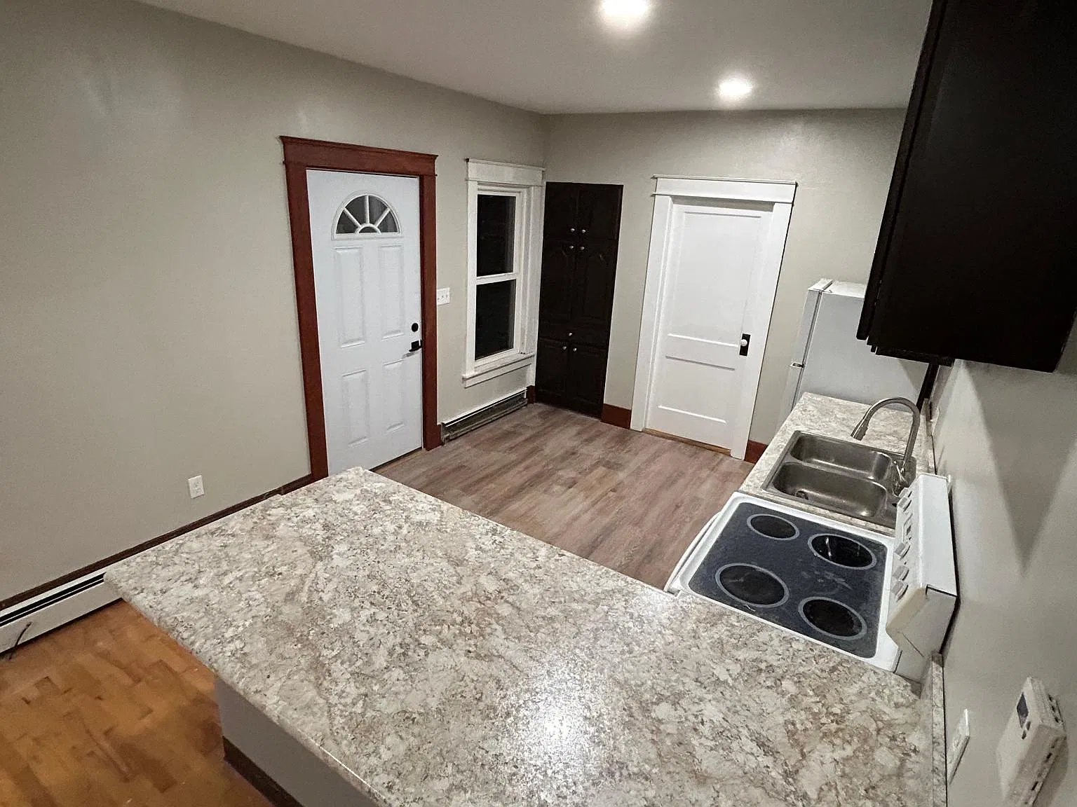 382 Main St — Photo 2