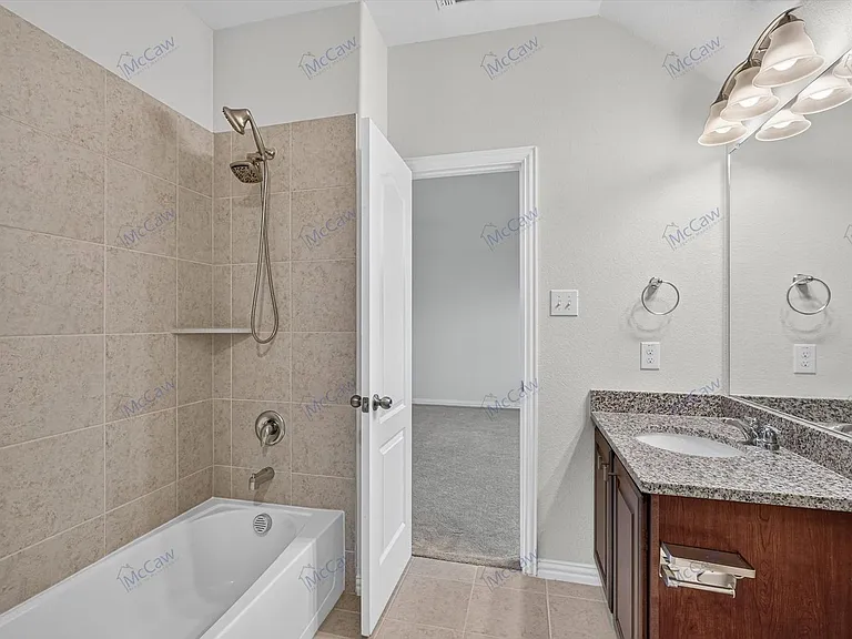 1314 Torrington Ln — Photo 16