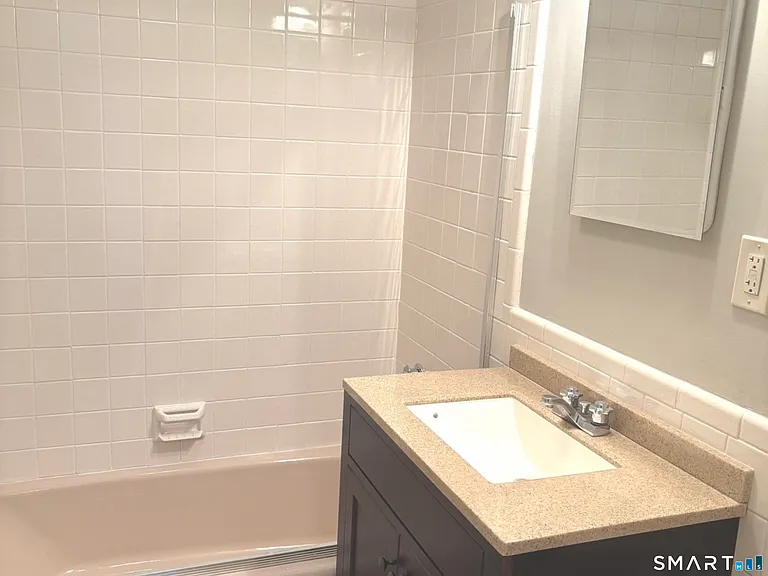 117 Shadow Ln #B2 — Photo 8