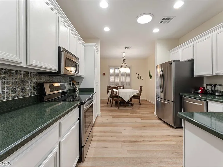2565 Leighton Ave — Photo 12