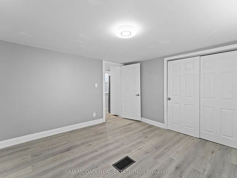 266 Beach Rd — Photo 19