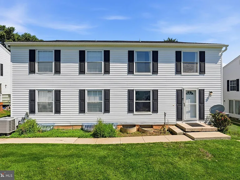 13 Fox Run Ct #C — Photo 2