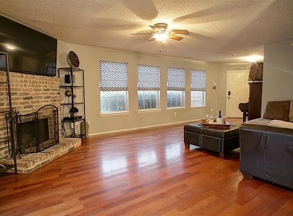 2nd image of 2029 Cardinal Ln