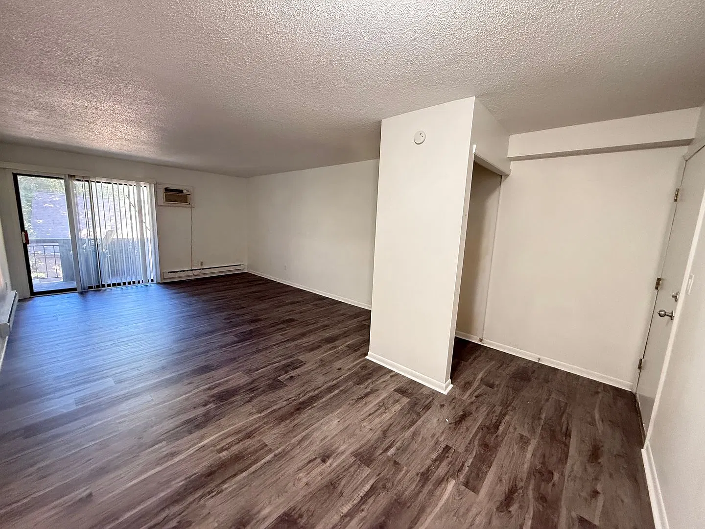Executive House West — Photo 4