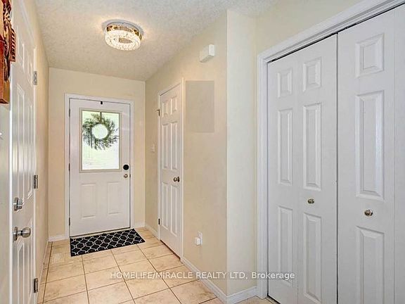 3rd image of 130 Upper Mercer St