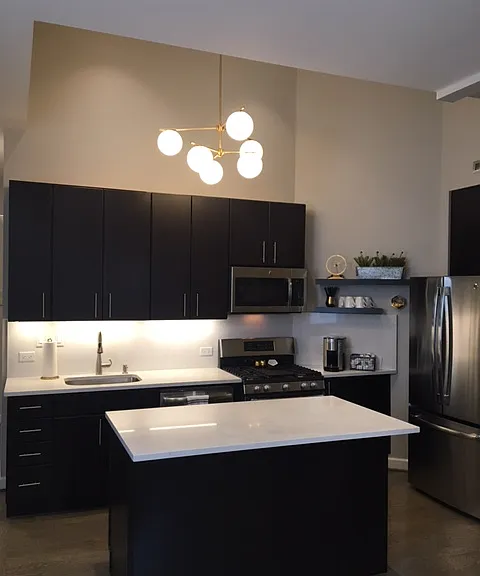 1822 W Wabansia Ave #2R — Photo 3