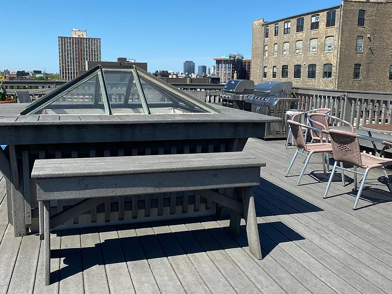 1164 W Grand Ave #4R — Photo 2
