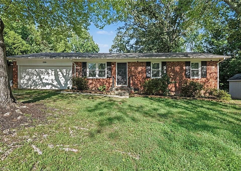 1st image of 2205 Cardinal Dr