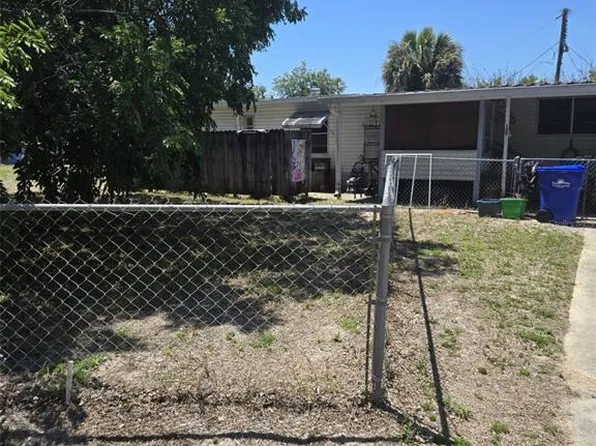 120 West Loop, Oak Hill, FL 32759