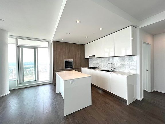 5th image of 4650 Brentwood Blvd #2502