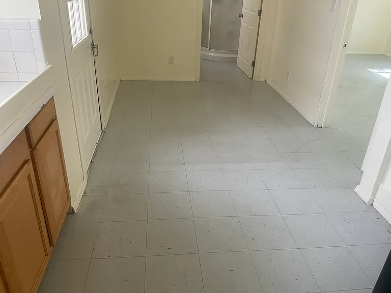 1412 W Jefferson Blvd — Photo 28