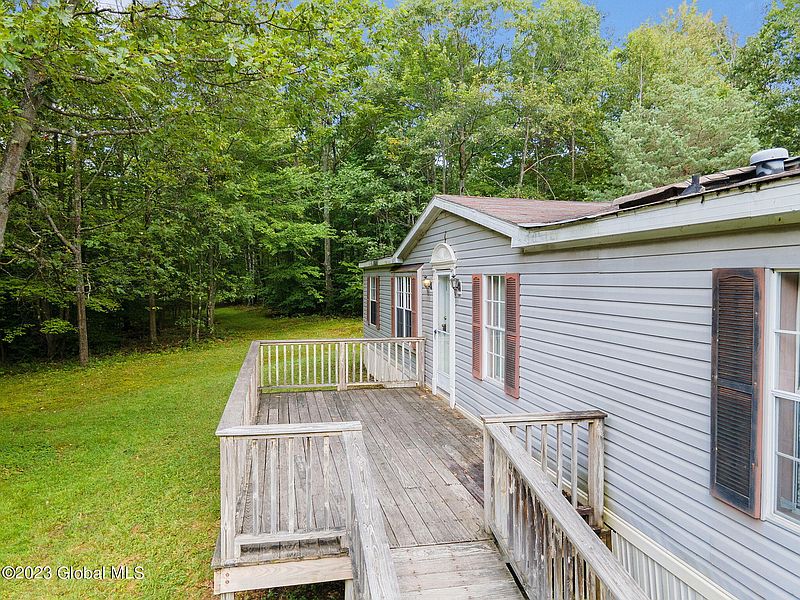 4th image of 463 Connor Road
