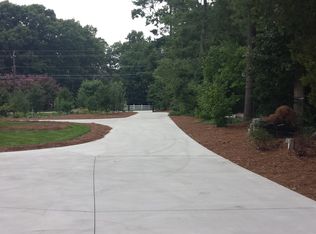 5522 Wayne Rd, Greensboro, NC 27407