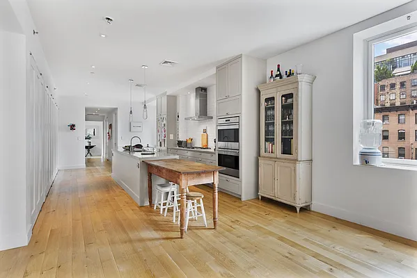 Rented by Compass | media 18