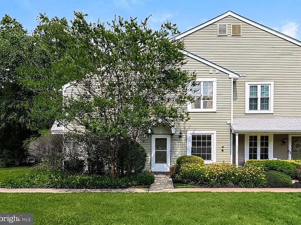 1st image of 330 Willow Turn