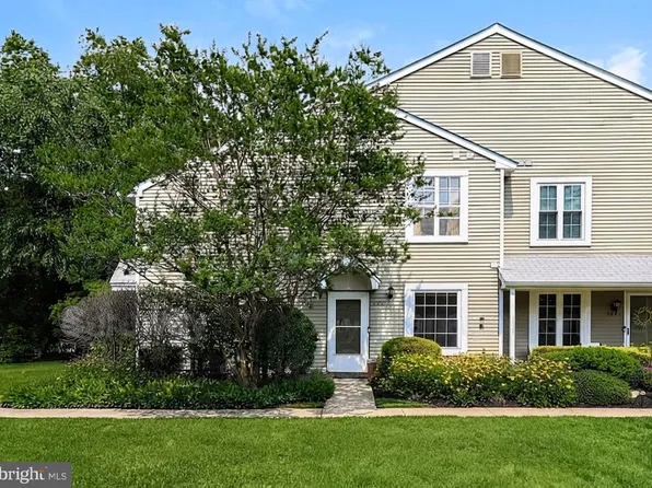 330 Willow Turn, Mount Laurel, NJ 08054
