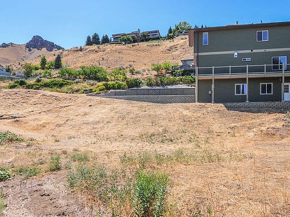 2nd image of 923 Millerdale Heights Dr