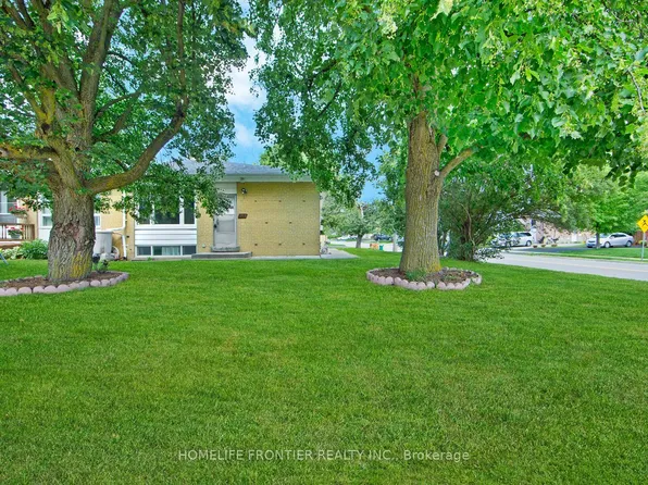 261 Taylor Mills Dr S, Richmond Hill, ON L4C 2S7