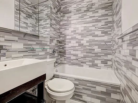 3rd image of 410 E 13th St #R1b