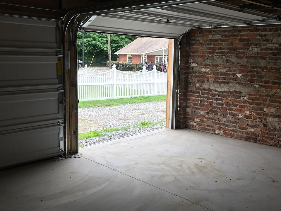1st image of 214 Minor St #1