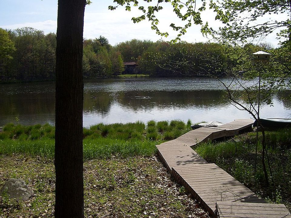 2nd image of 2231 Lake Dr