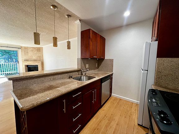 3rd image of 377 Mandarin Dr APT 309