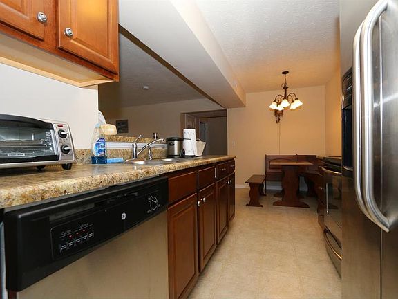 4th image of 3383 Emerald Lakes Dr Unit 2B