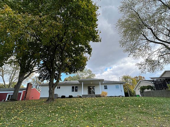 2nd image of 3850 Kenwood Dr
