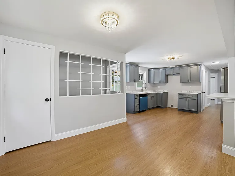 44 Topsfield Cir — Photo 6