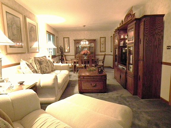 Living & dining share space