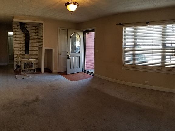 2nd image of 1105 Middle Dr