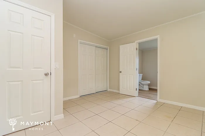 107 E Spruce St — Photo 7