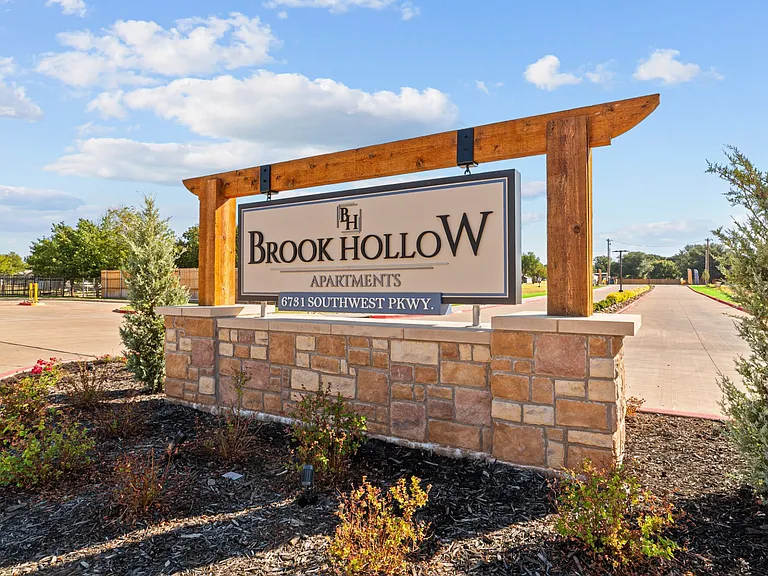 Brook Hollow — Photo 38