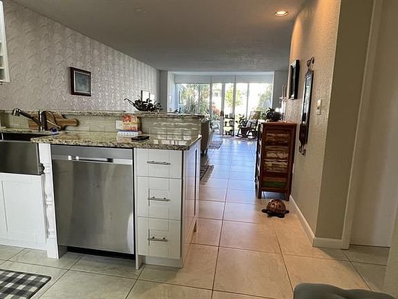 4th image of 4242 Deste Ct APT 101