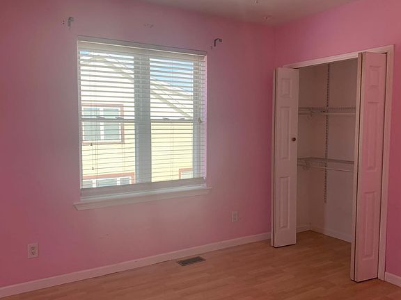 4th image of 9465 Mitchell St #B
