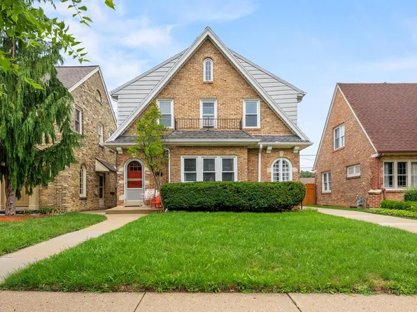 1554 E Hampton DRIVE, Whitefish Bay, WI 53217