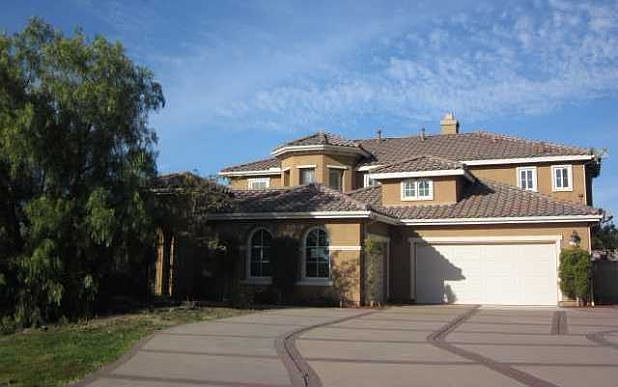 1st image of 629 Las Colinas Dr