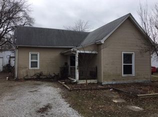 318 W Tyler Ave, Charleston, IL