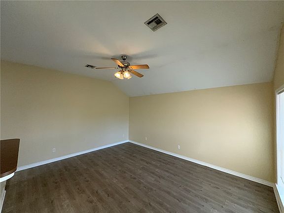 2nd image of 1000 Bougainvillea St