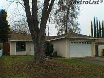 2nd image of 8144 Villa Oak Dr