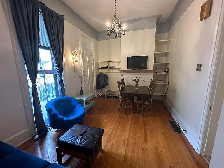 413 N Cayuga — Photo 30