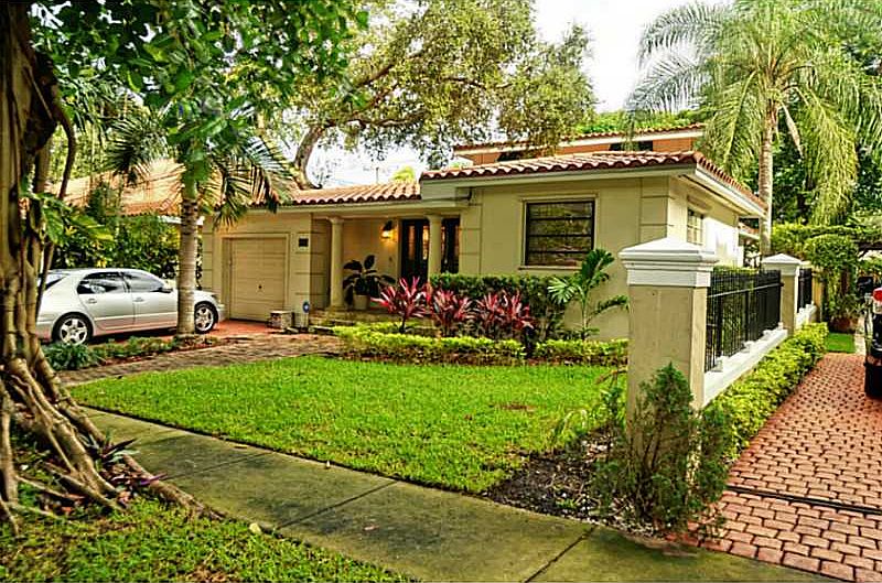 1st image of 1025 Almeria Ave