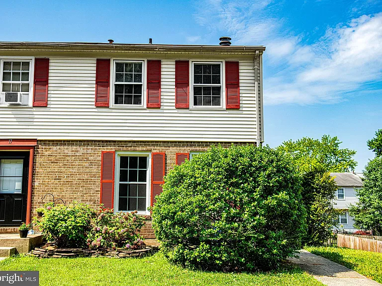 15 Burnsway Ct #9G — Photo 2